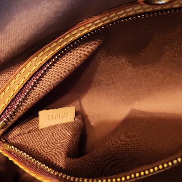 Louis Vuitton Brown Monogram Tote Bag - Picture 16 of 17